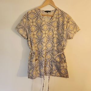 Grey Yellow Geometric Pattern Scrub Top
